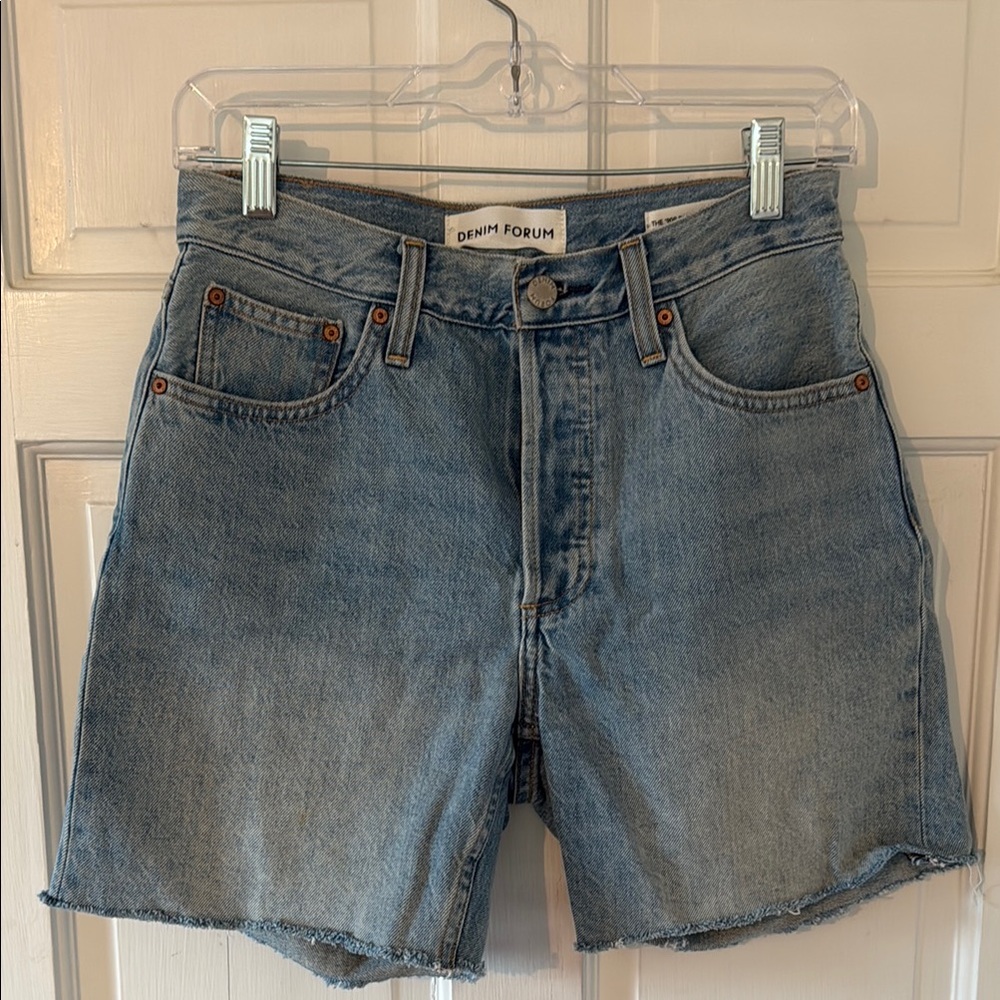 Denim Forum 90s baggy cut-off short